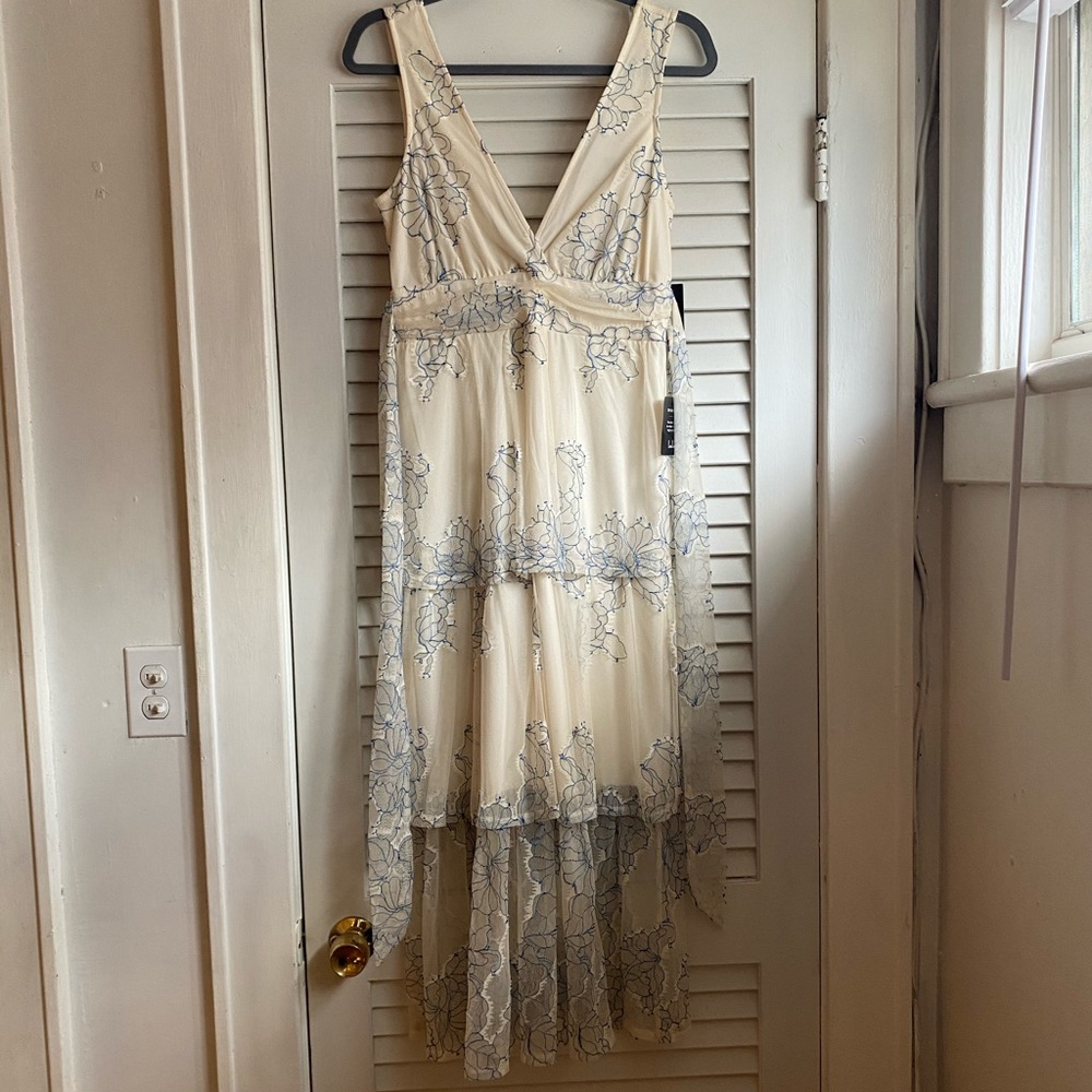 Lulu’s Viviana Blue & White Lace Midi Dress